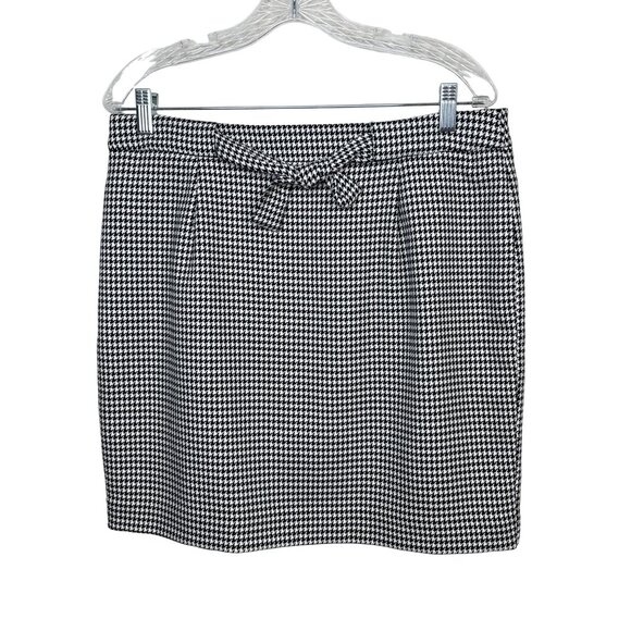 LOFT Dresses & Skirts - Loft Skirt Women Houndstooth Mini Size 10 Straight Black White Plaid Medium Work